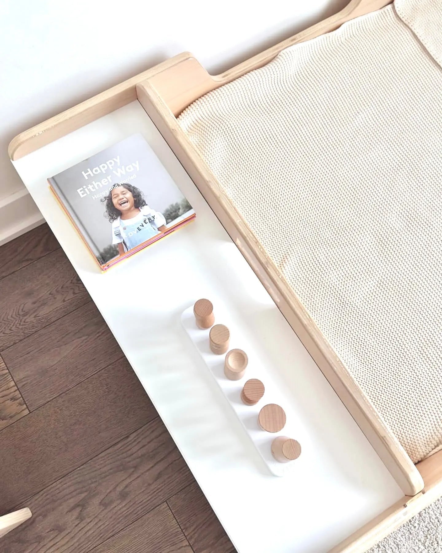 APPLE TWIN - Montessori Floor Bed with Rails & Shelves