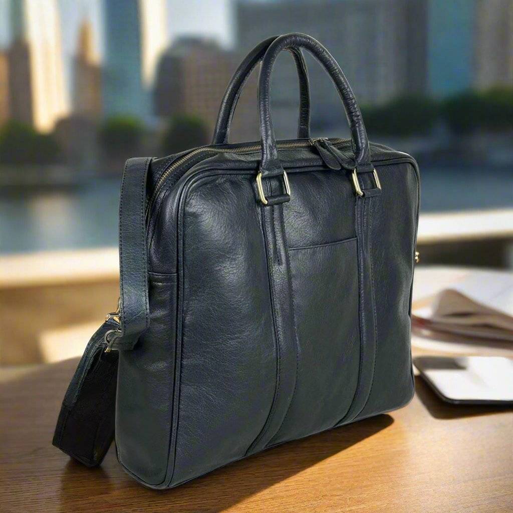 The Signature Messenger Bag Men Black