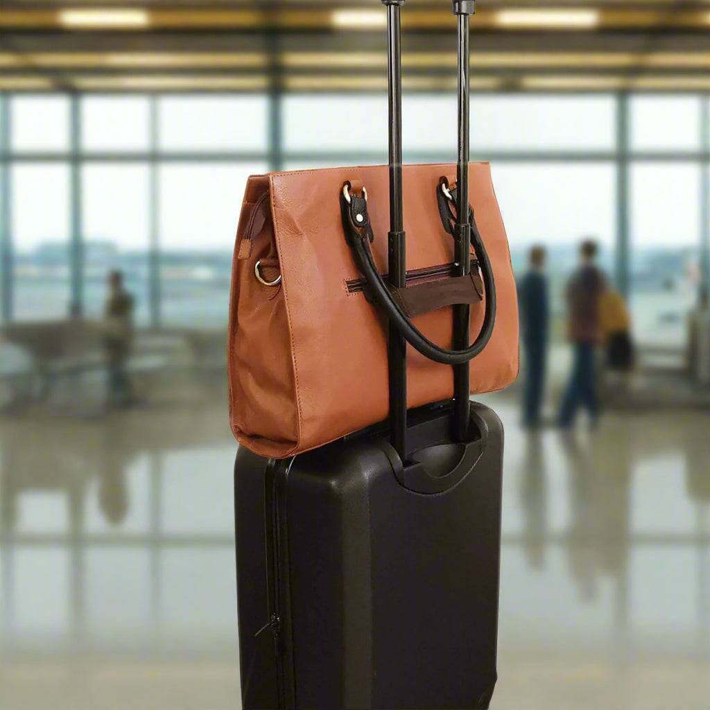 The Signature 17" Bag, Brown
