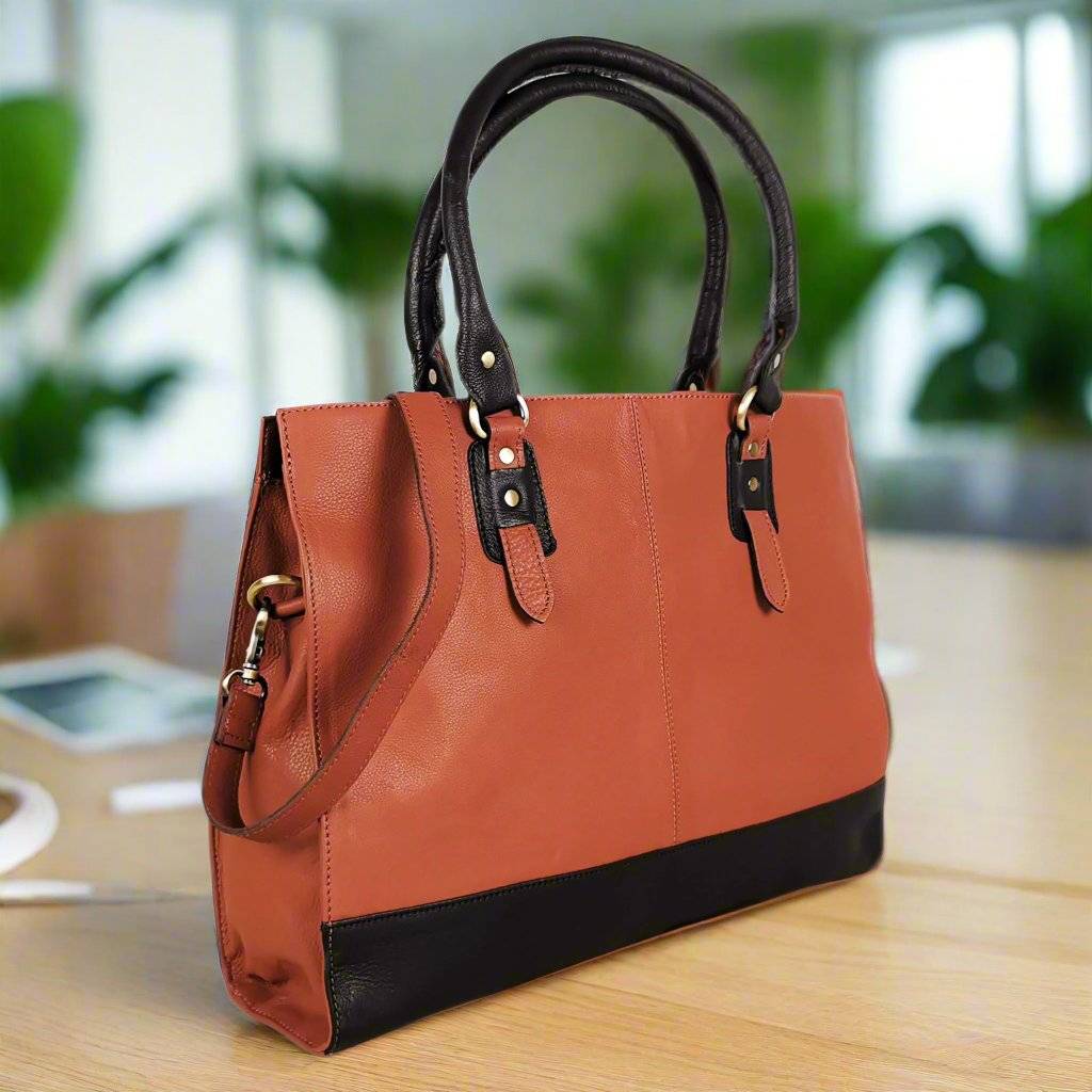 The Signature 17" Bag, Brown