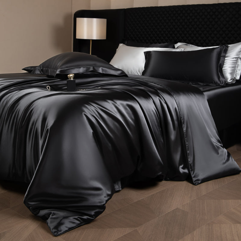 Lustre Luxe Elegant Duvet Set - Black