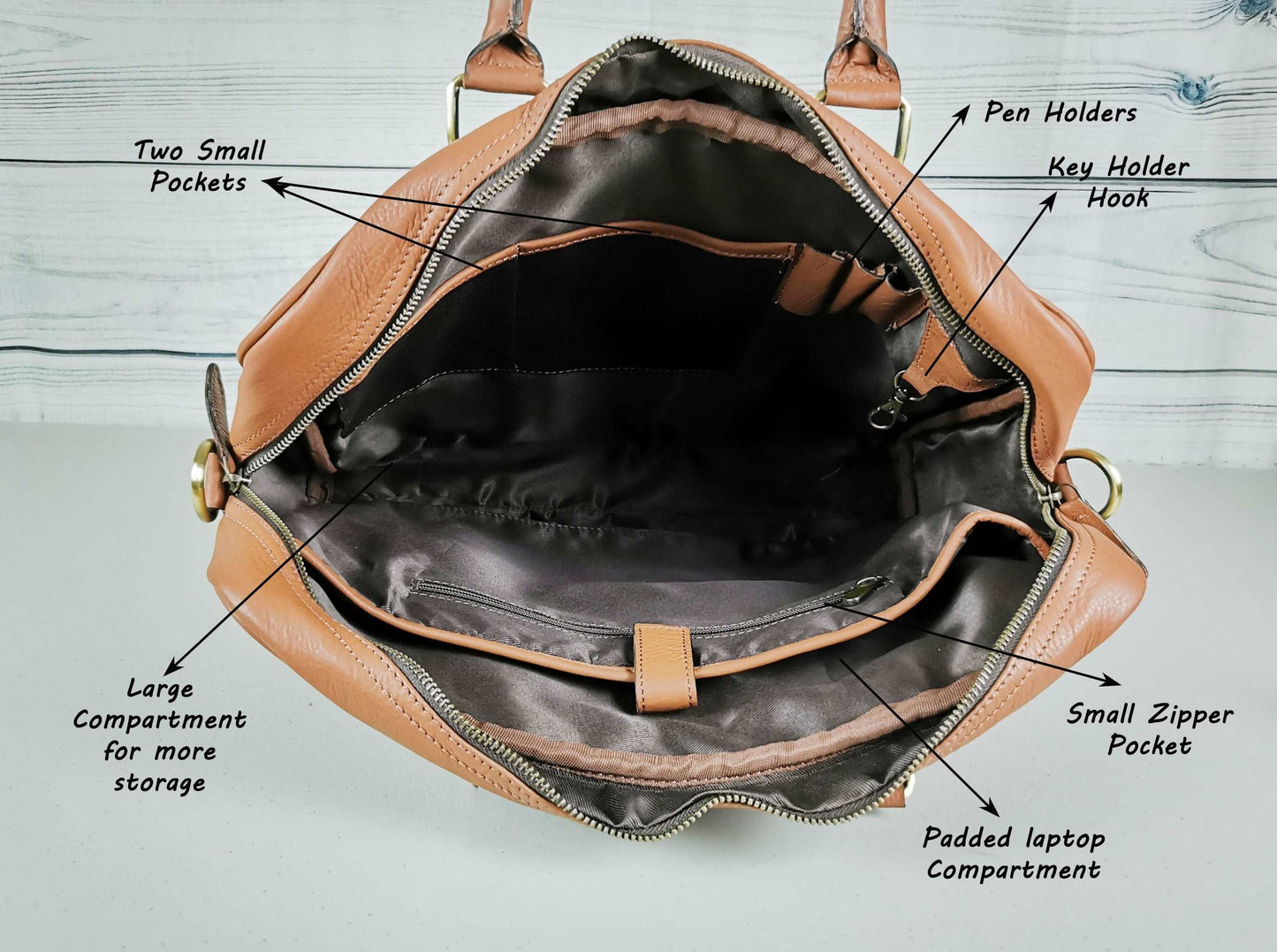 The Signature Messenger Bag Men Brown