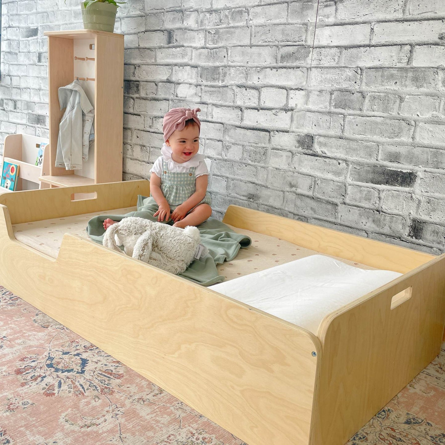 APPLE CRIB - Montessori Floor Bed with Rails