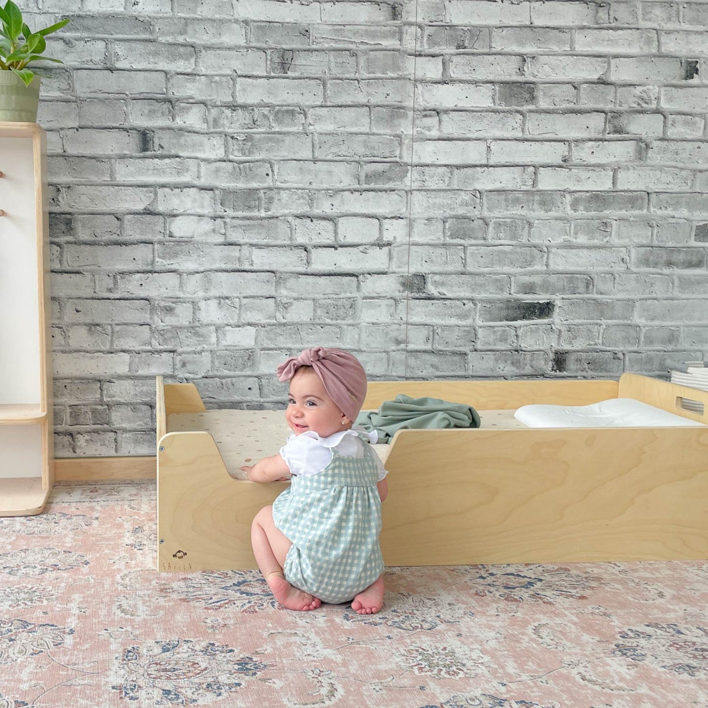APPLE CRIB - Montessori Floor Bed with Rails