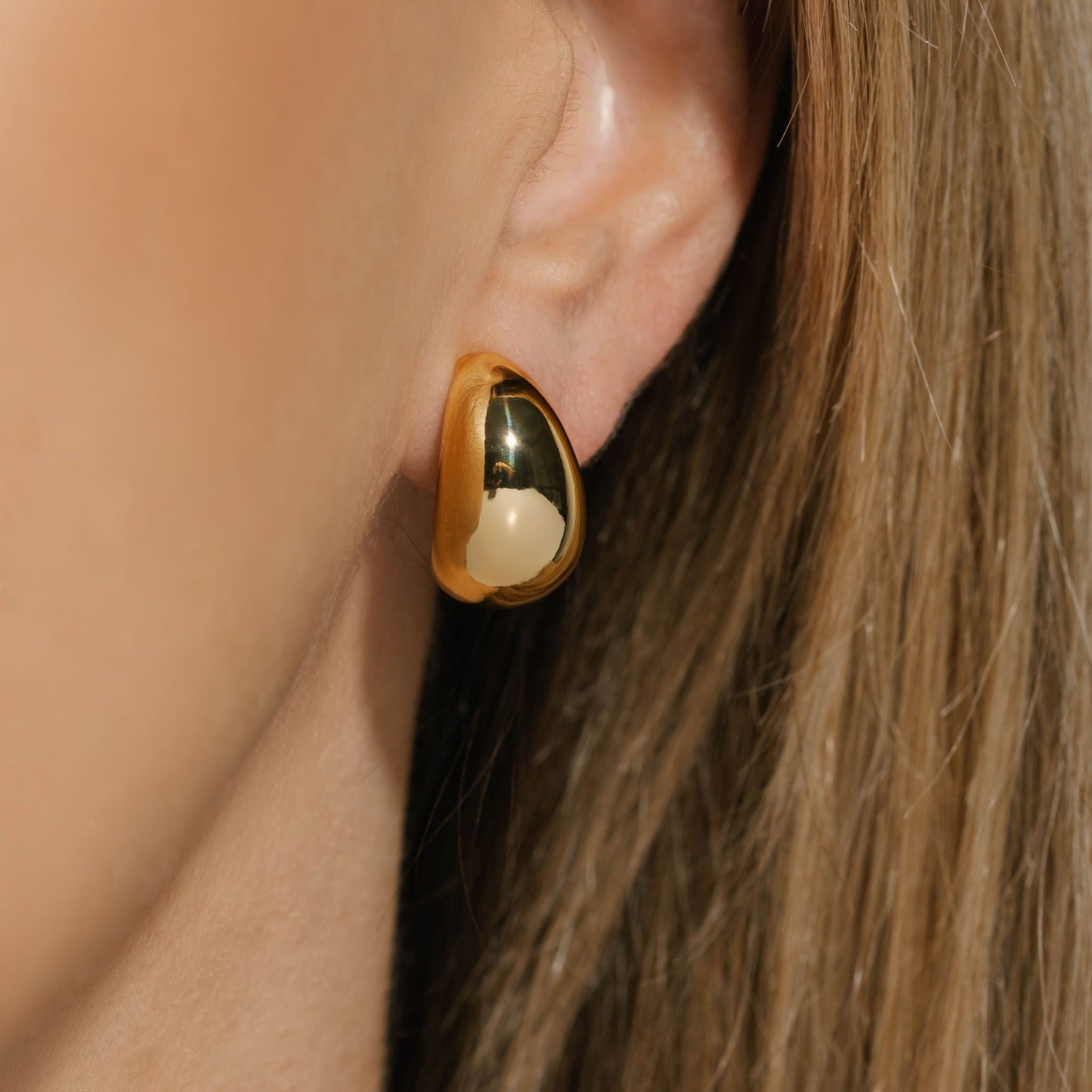 The Amadora Hoop | Clip-On