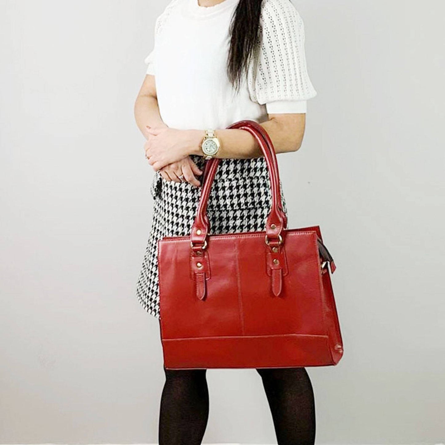 The Signature 15" Bag, Red