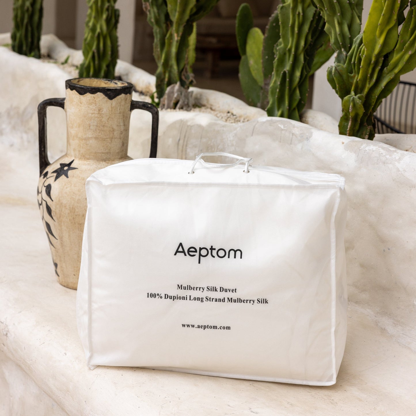 Mulberry Silk-filled Duvet Insert with Organic Cotton Shell