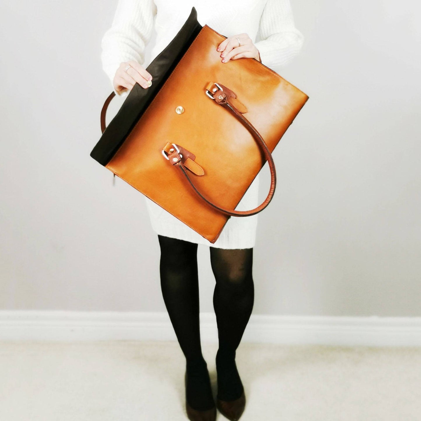 The Signature 17" Bag, Tan Flap