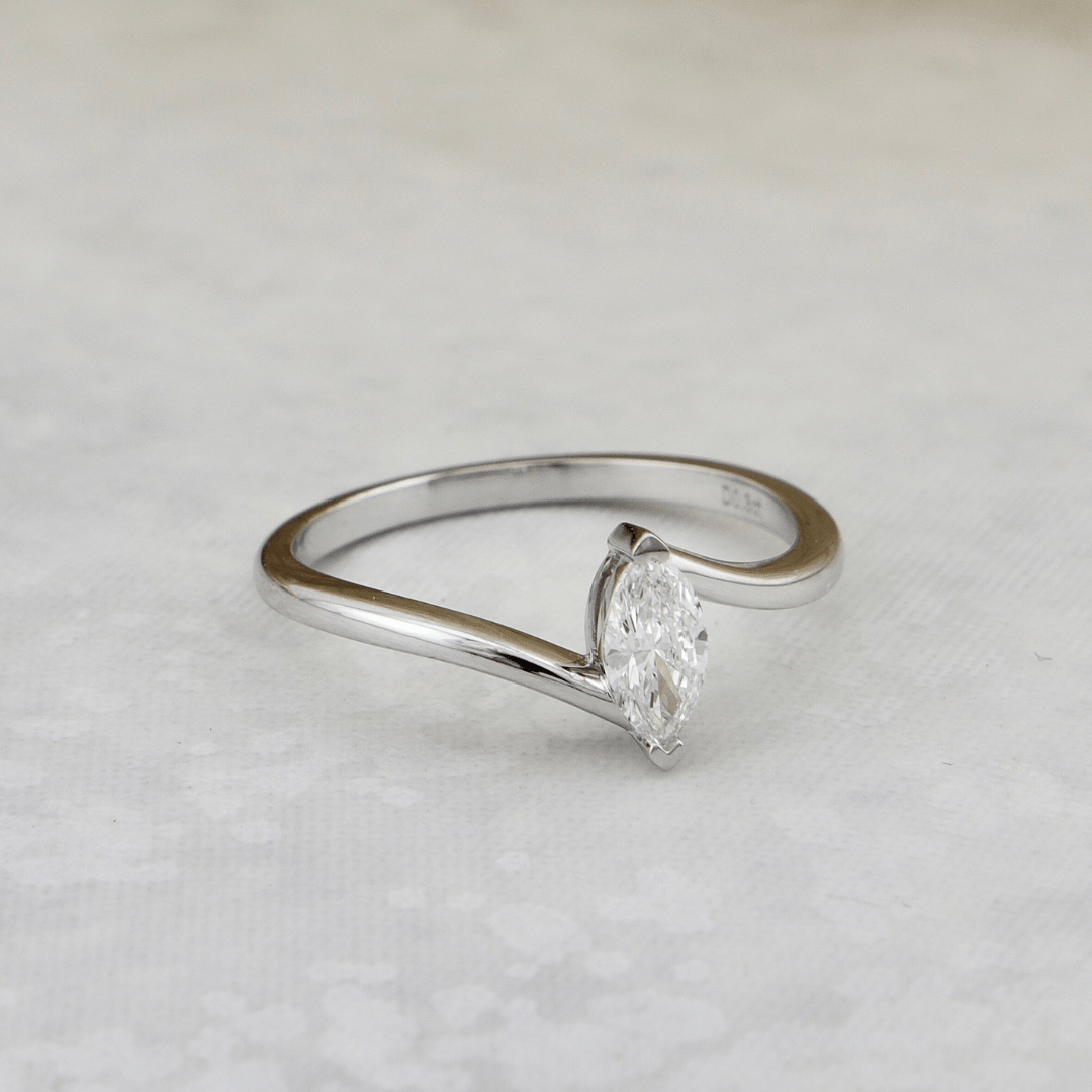 Bague Marquise en or 14K - 18K ou platine et diamant 0,3 ct