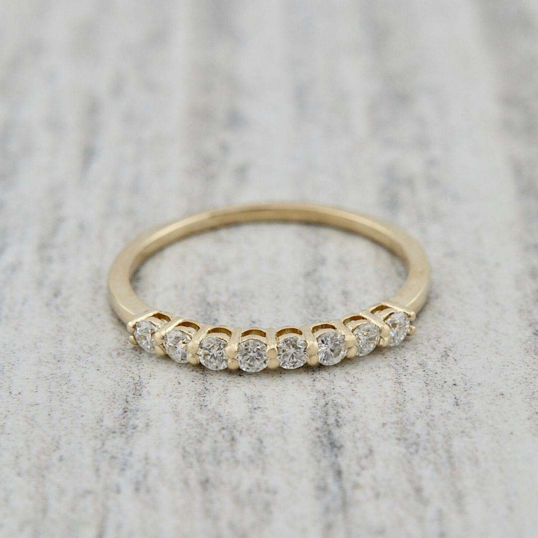 Bague semi-éternité à 8 moissanites en or 10K ou argent sterling