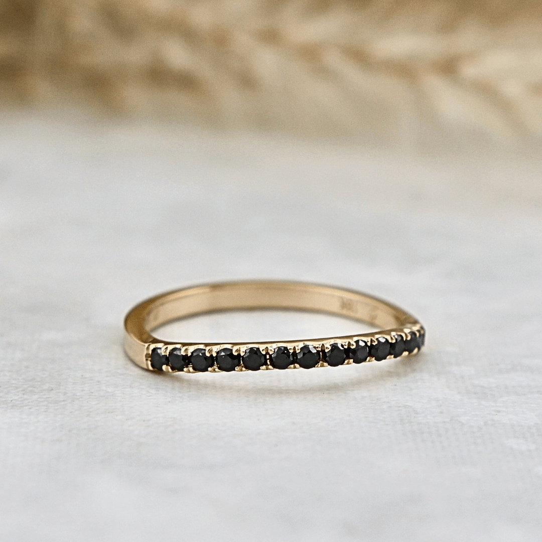 Bague Semi-éternité courbe en or 14K - 18K ou platine et diamants noirs
