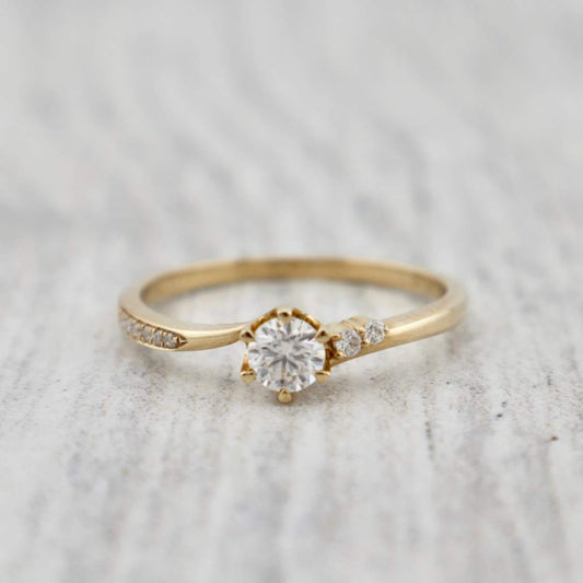 Bague solitaire en or 10K ou argent sterling et moissanites
