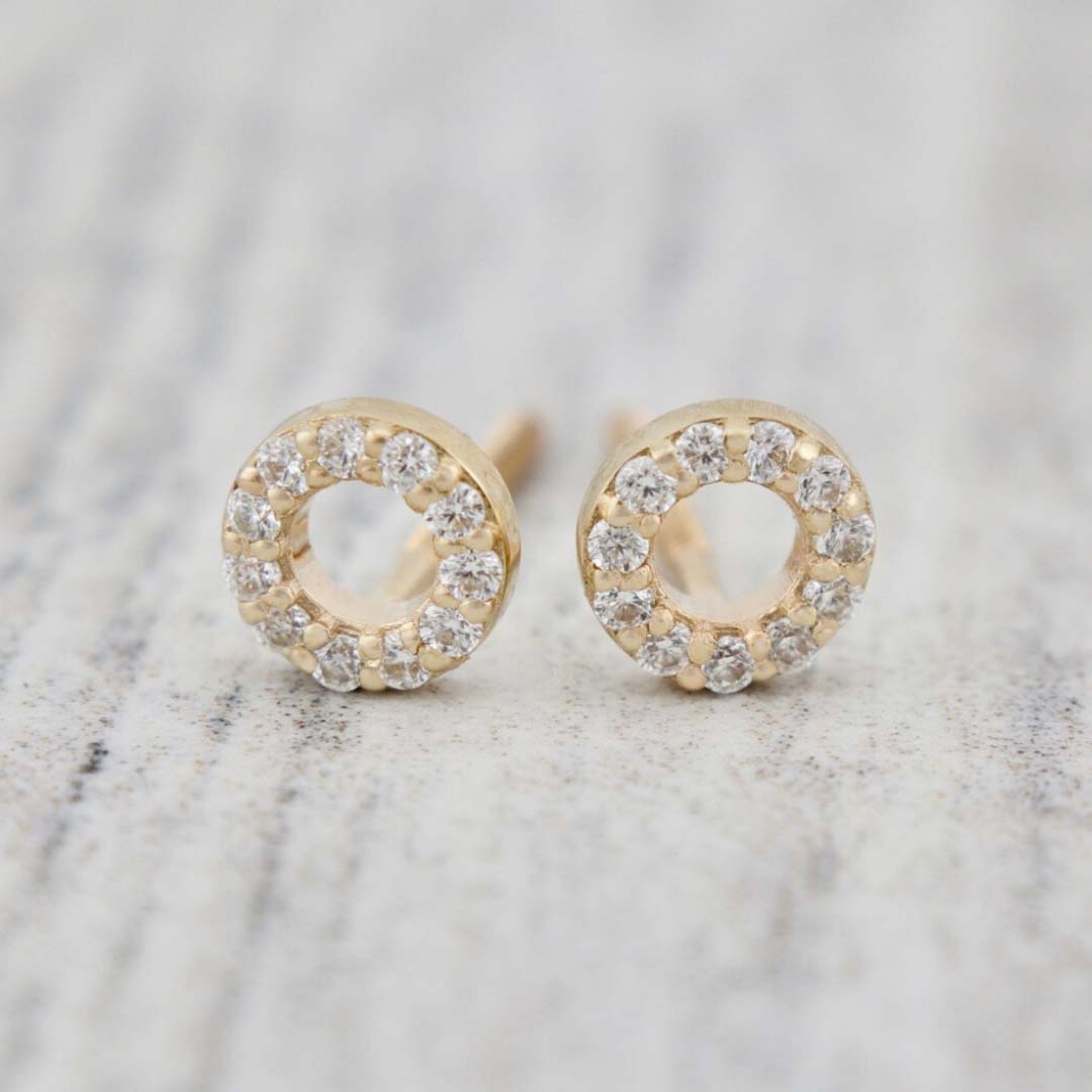 Boucles d'oreilles Cercles en or 10K et moissanites