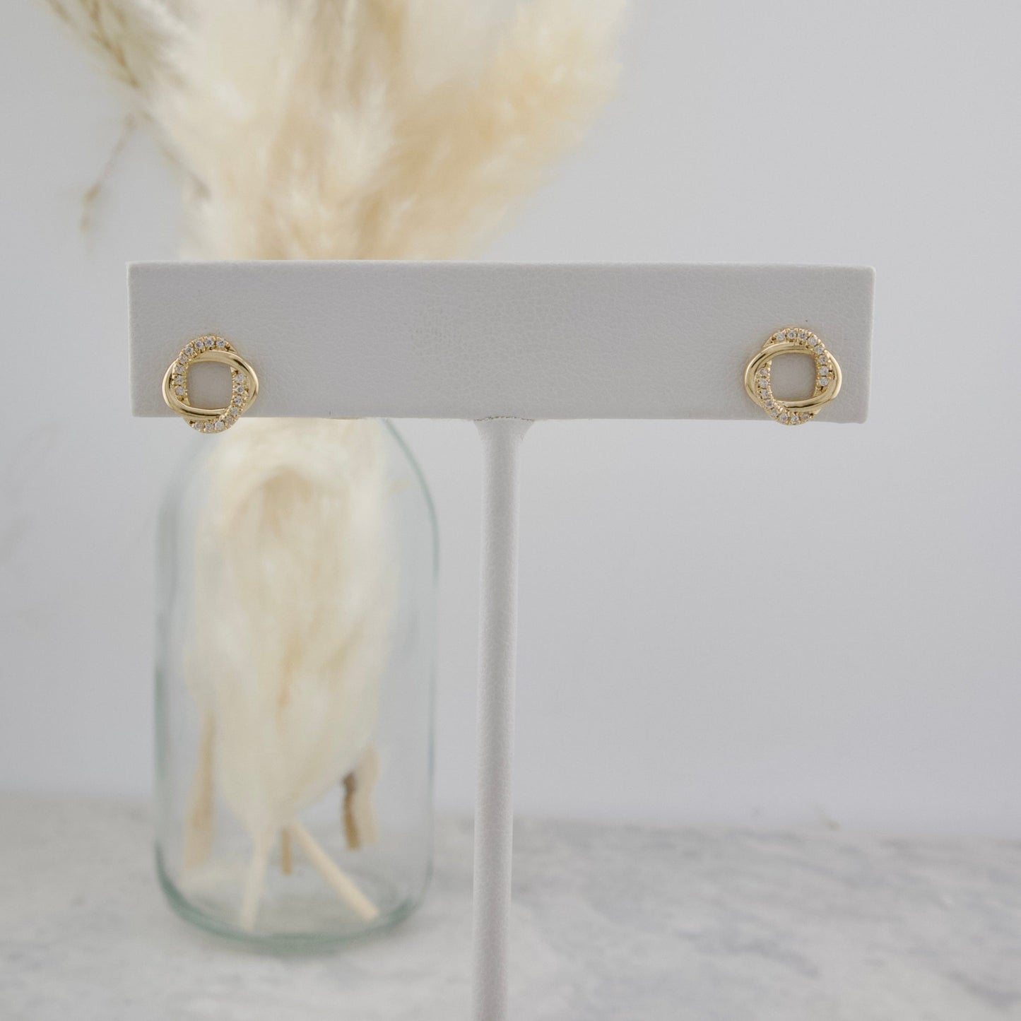 Boucles d'oreilles Entrelacées en or 10K et moissanites