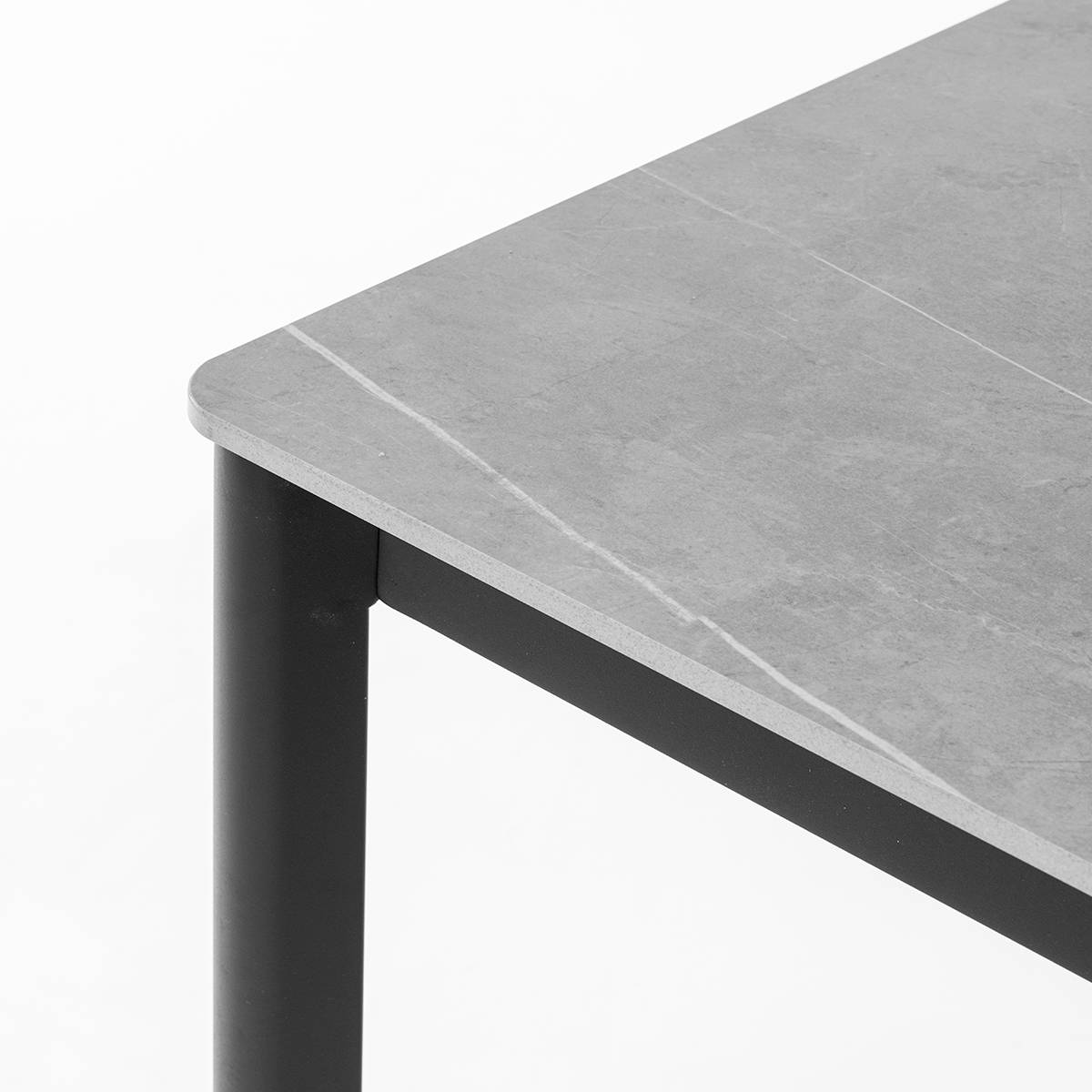 Himmel Outdoor Dining Table