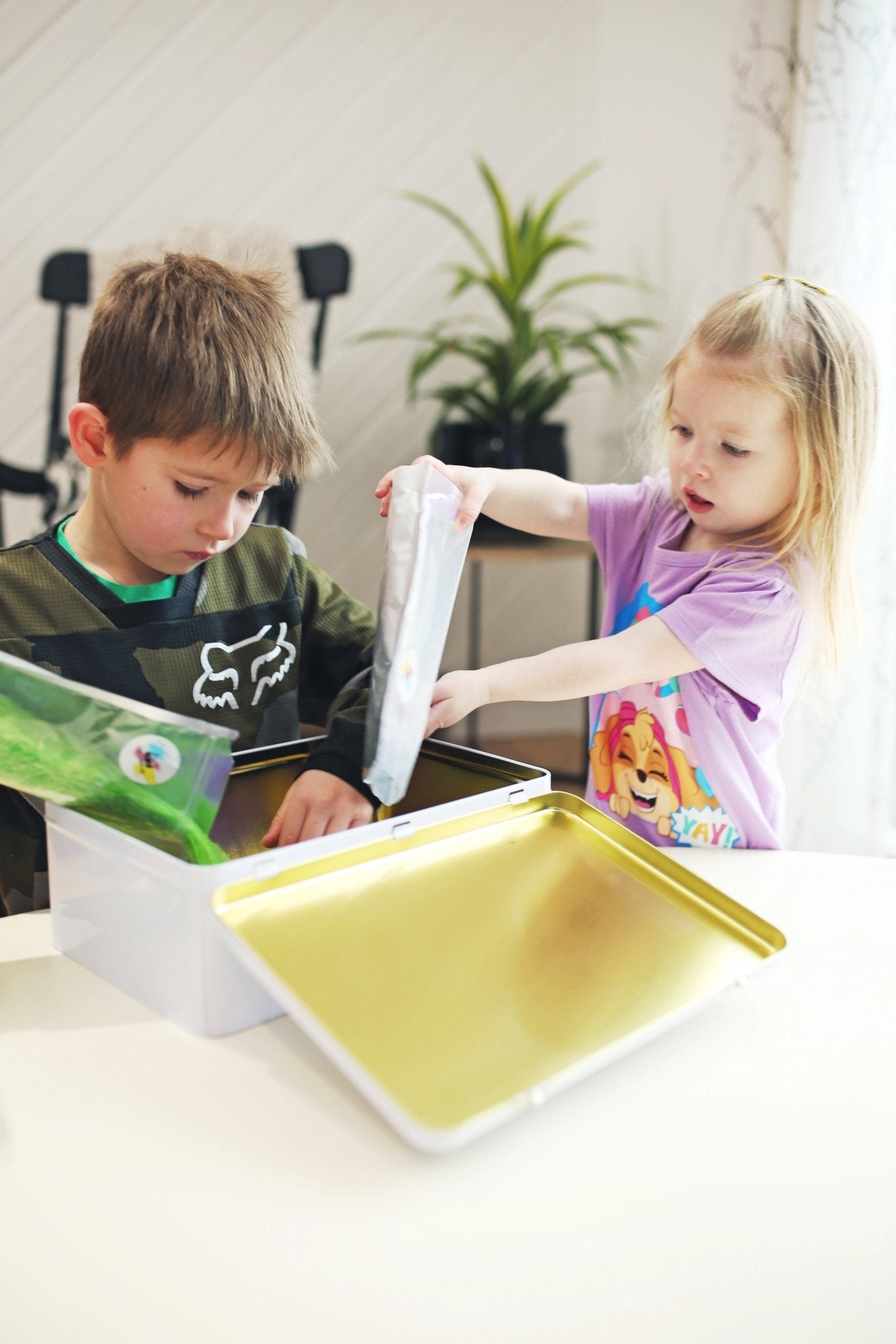 ImagiTin Nature Sensory kit