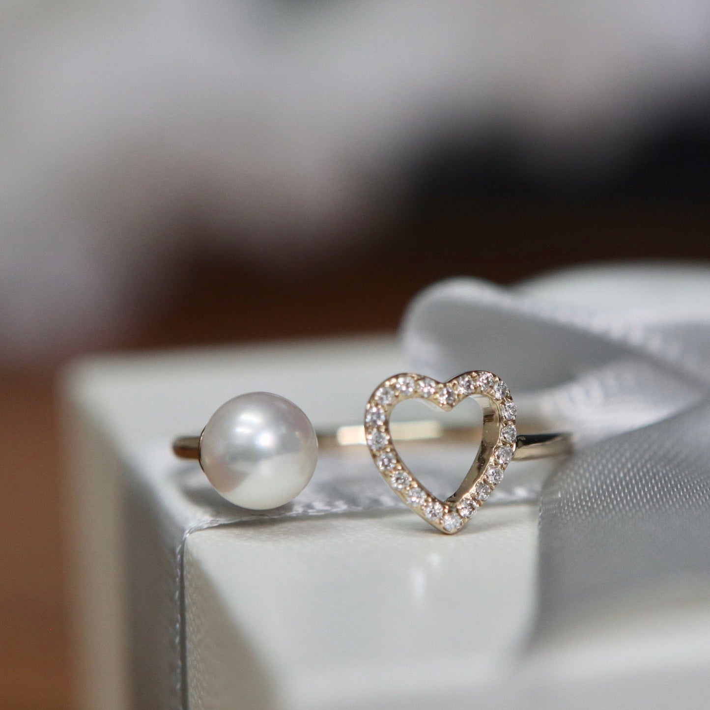 Bague Coeur en or 10K, perle et moissanites
