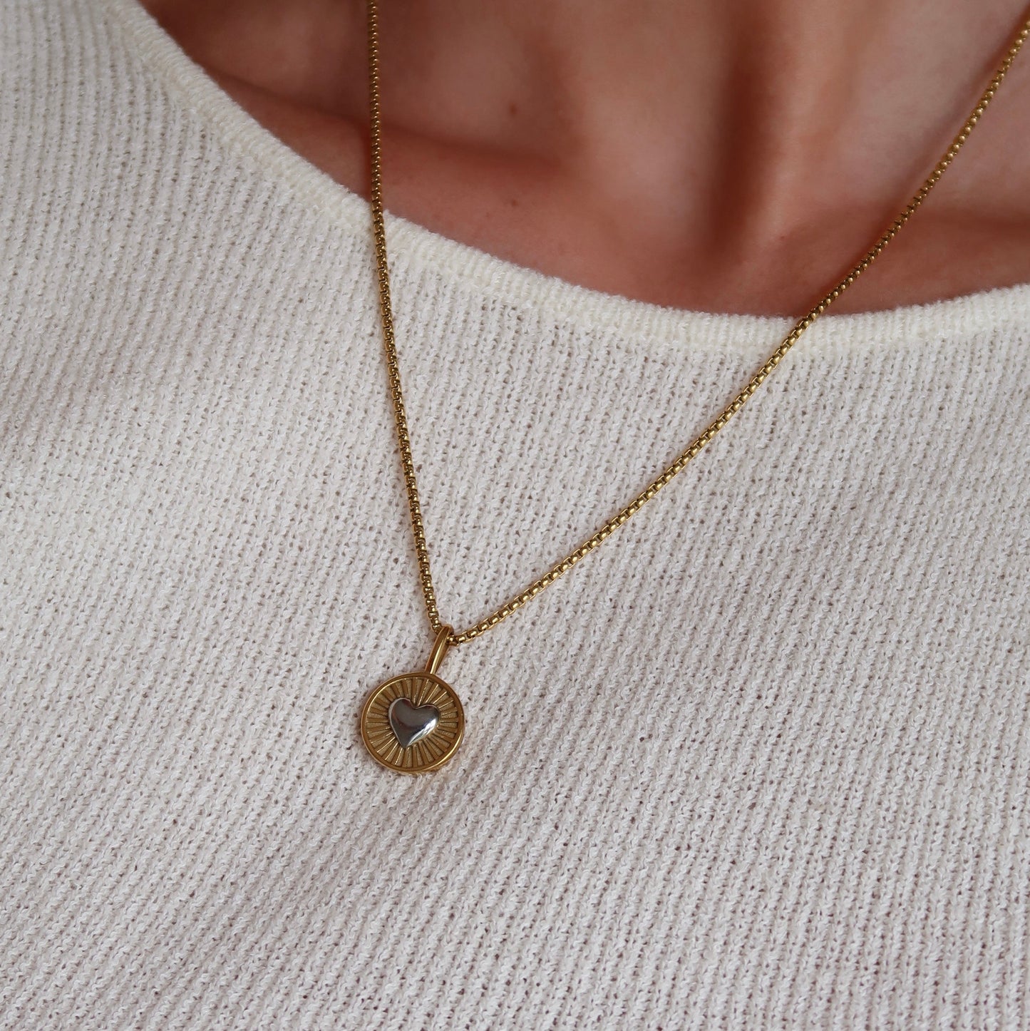 Mi Amor Necklace- Gold