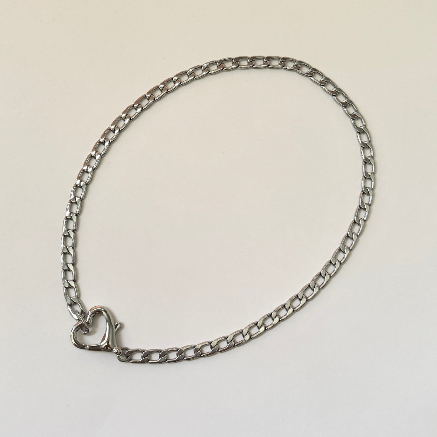 Saiba Heart Clasp Necklace- Silver