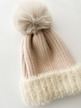 Load image into Gallery viewer, Rose Pom Toque
