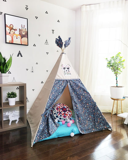 Racoon with flowers Teepee Tent