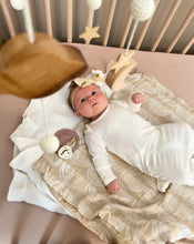 Load image into Gallery viewer, MUSLIN SWADDLE CREAM RAINBOW
