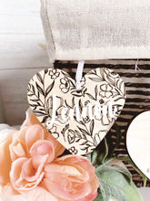 Load image into Gallery viewer, Heart 3D Name Tag - Valentine Name Tag
