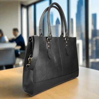 The Signature 17" Bag, Black