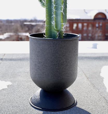 Vali - Brass Mid Century Planter