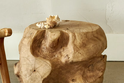 Table d’appoint erosion - teck ancien