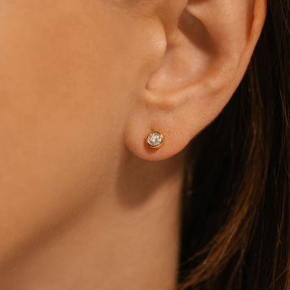 The Solitaria Stud | 4 Mm