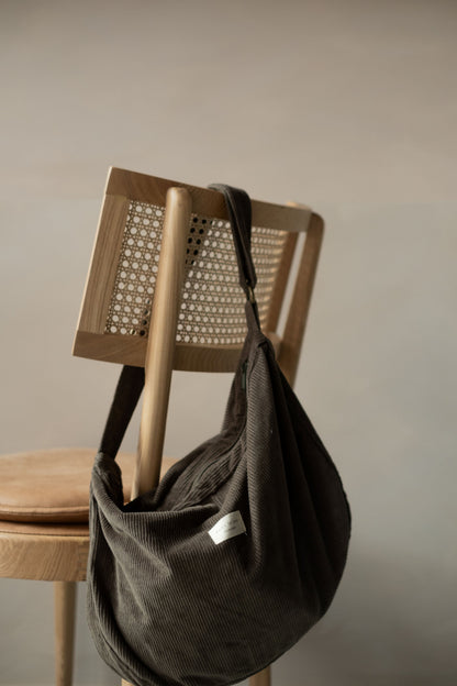 Sac Croissant en Corduroy - Bandoulière Ajustable & Fermeture Éclair