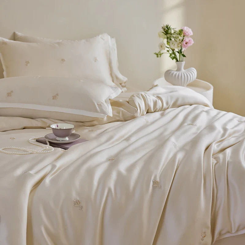 Royal Retreat Rose Embroidery 600 TC Duvet Set - White