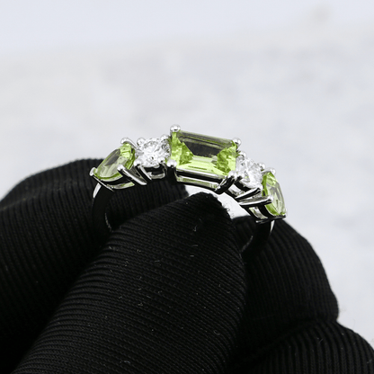 Bague en or 14K - 18K ou platine, péridots et diamants