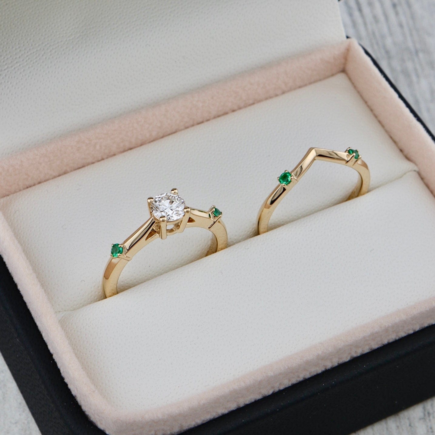 Bague ensemble D'alliance Émeraude et Diamant 0,5 ct