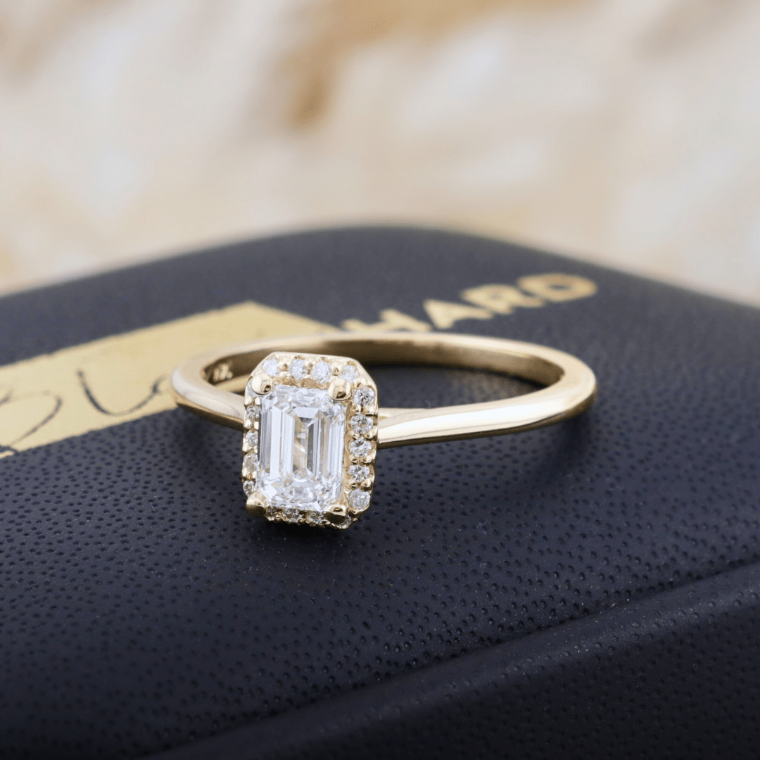 Bague Halo Émeraude en or 14K - 18K et diamants 0,6 ctw