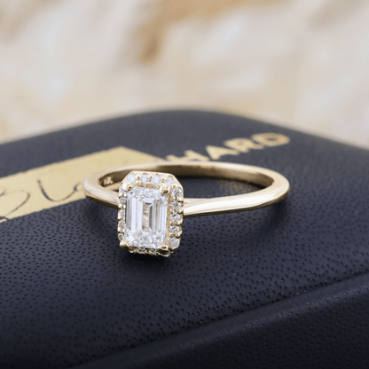 Bague Halo Émeraude en or 14K - 18K et diamants 0,6 ctw