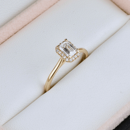 Bague Halo Émeraude en or 14K - 18K et diamants 0,6 ctw