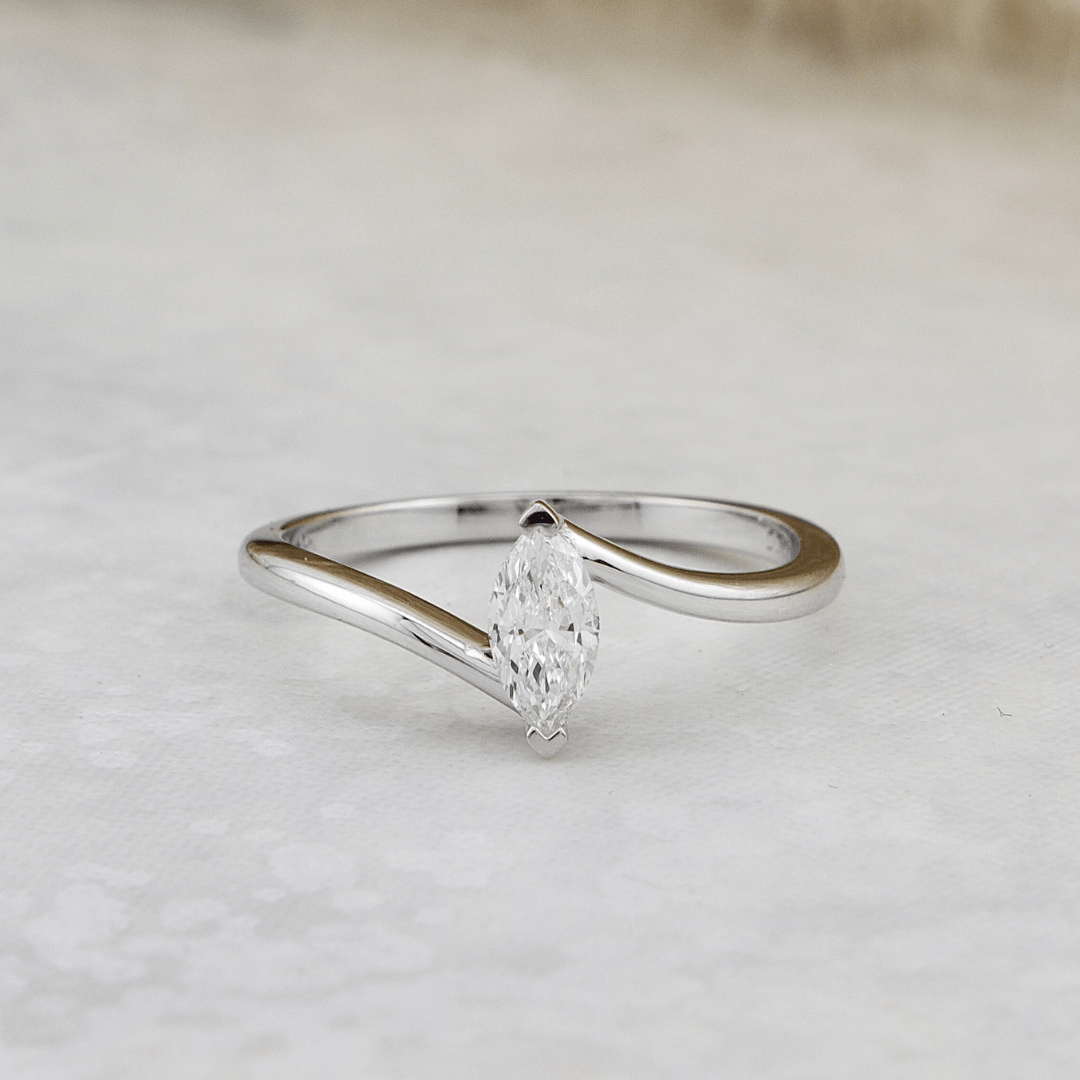 Bague Marquise en or 14K - 18K ou platine et diamant 0,3 ct