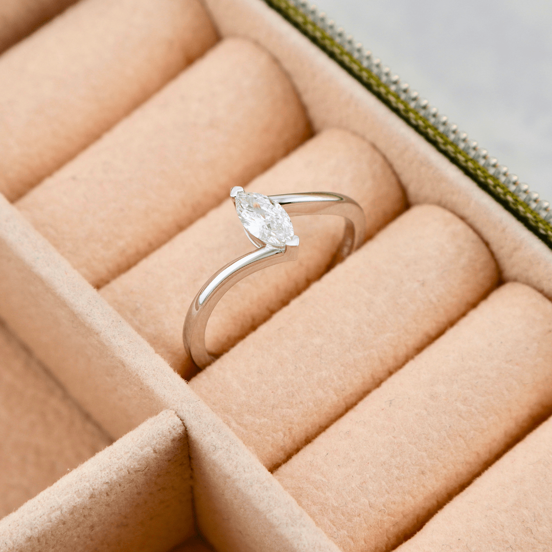 Bague Marquise en or 14K - 18K ou platine et diamant 0,3 ct