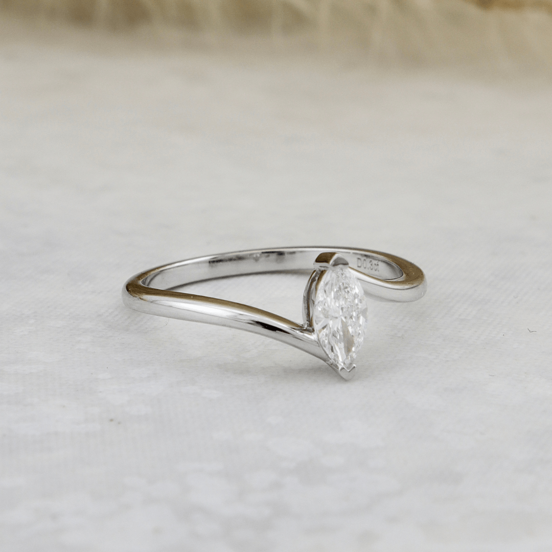 Bague Marquise en or 14K - 18K ou platine et diamant 0,3 ct