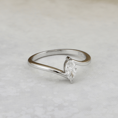 Bague Marquise en or 14K - 18K ou platine et diamant 0,3 ct