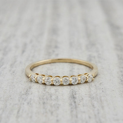 Bague semi-éternité à 8 moissanites en or 10K ou argent sterling