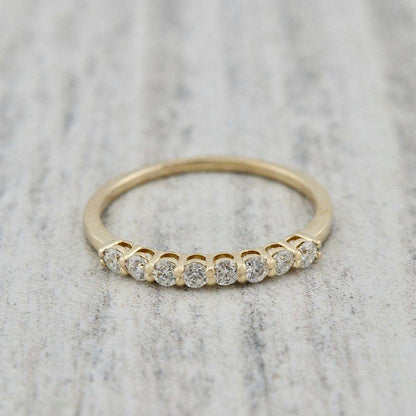 Bague semi-éternité à 8 moissanites en or 10K ou argent sterling