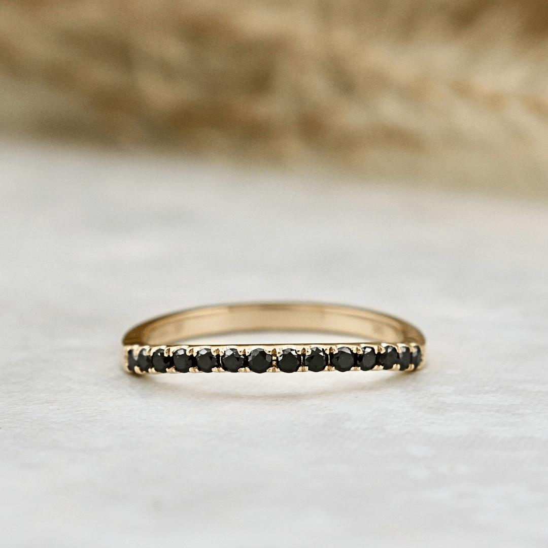 Bague Semi-éternité courbe en or 14K - 18K ou platine et diamants noirs