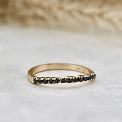 Bague Semi-éternité courbe en or 14K - 18K ou platine et diamants noirs