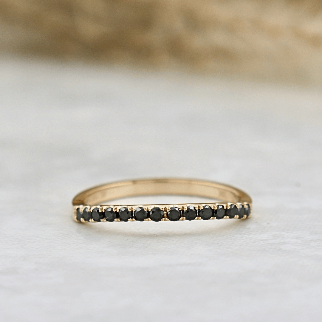 Bague Semi-éternité courbe en or 14K - 18K ou platine et diamants noirs