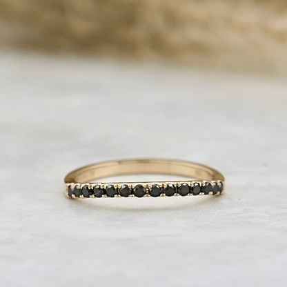 Bague Semi-éternité courbe en or 14K - 18K ou platine et diamants noirs