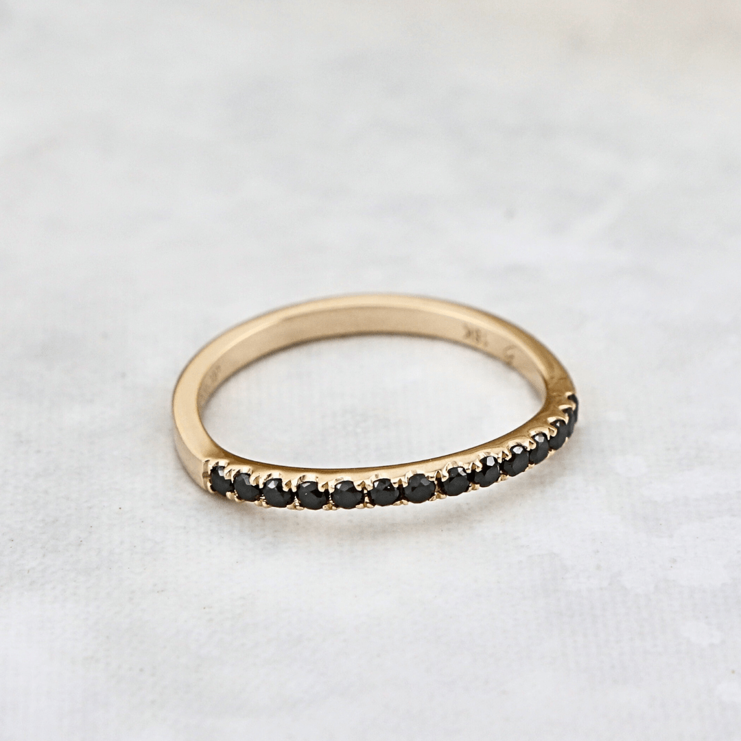 Bague Semi-éternité courbe en or 14K - 18K ou platine et diamants noirs