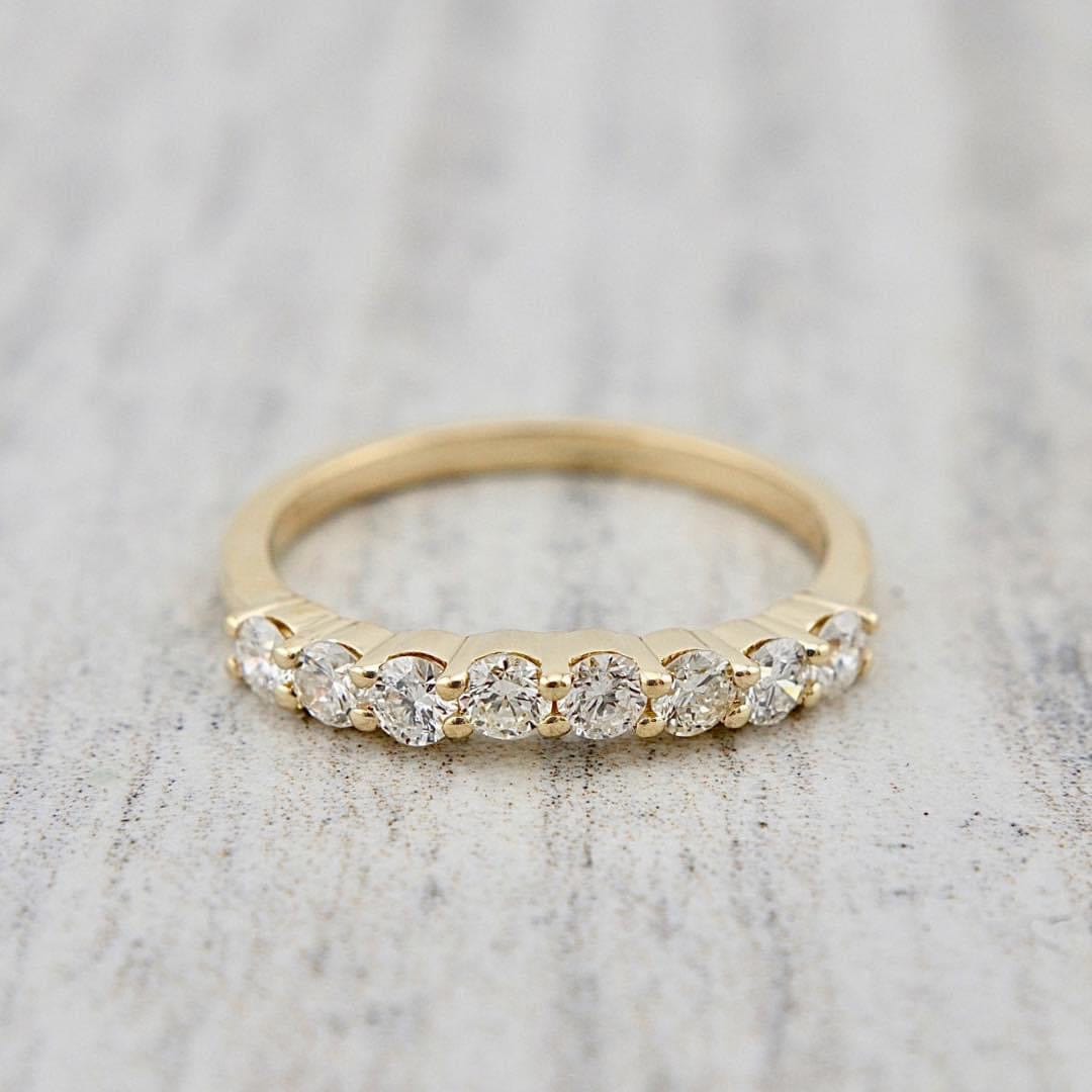 Bague semi-éternité courbe en or 14K - 18K ou platine et diamants